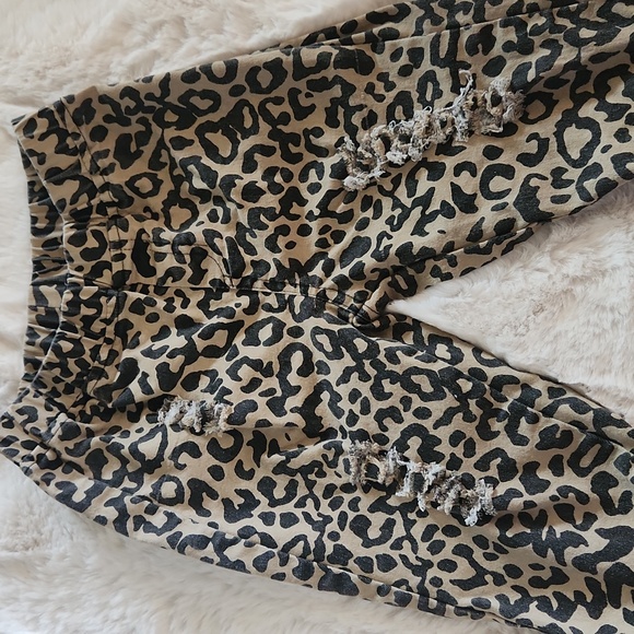 Grace & Emma Leopard Print Bell Bottom Pants Girls Size 6-7 - Picture 3 of 8